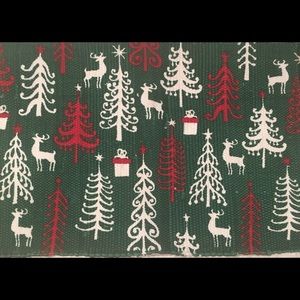 • Holiday chindi Rug